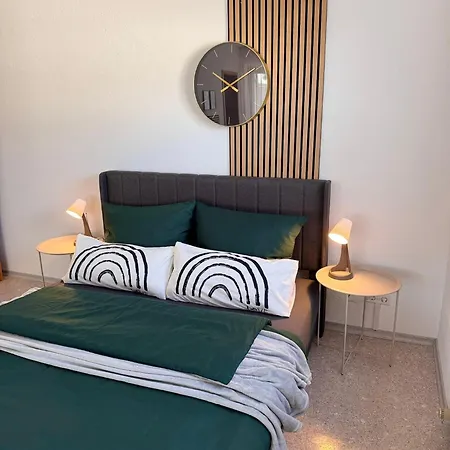 La Inside Apartment *
